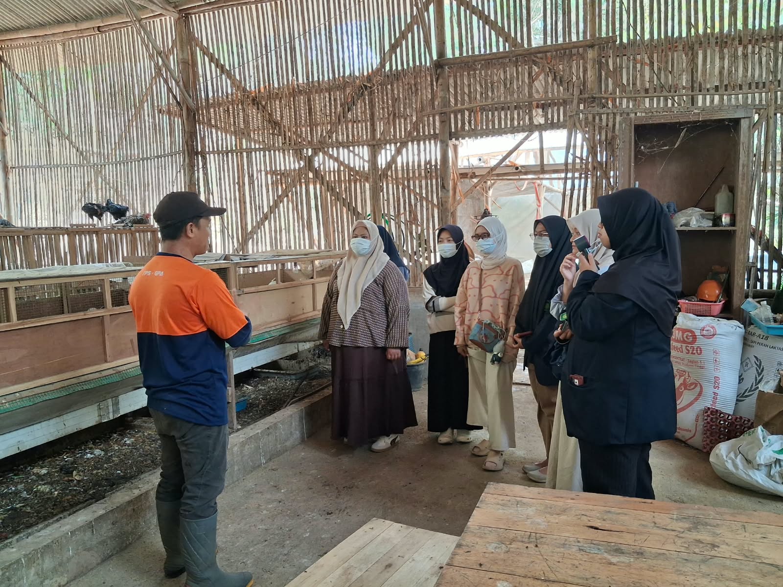 Kunjungan dan pengamatan area pengolahan sampah